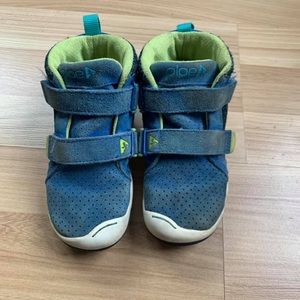 Plae Size 10 Max Hightops blue